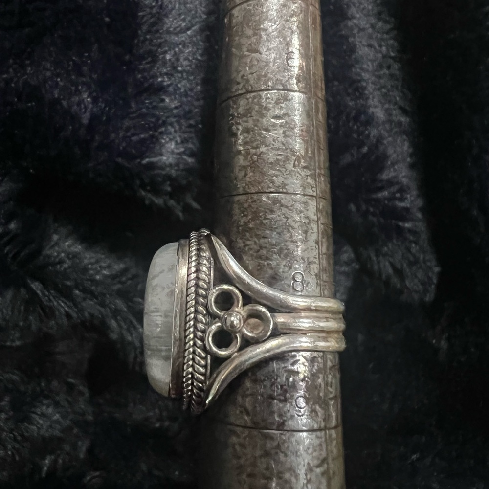 Elegant Silver Moonstone Stone Ring - Picture 2 of 4